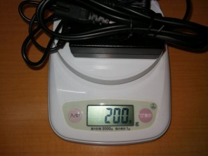 富士通 LIFEBOOK UH75/B3　ACアダプタ重量