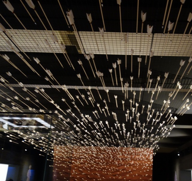 三国志展　矢オブジェ