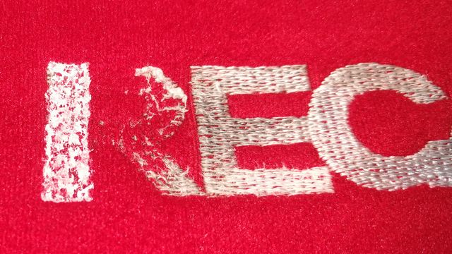 レカロバックレストカバー修復