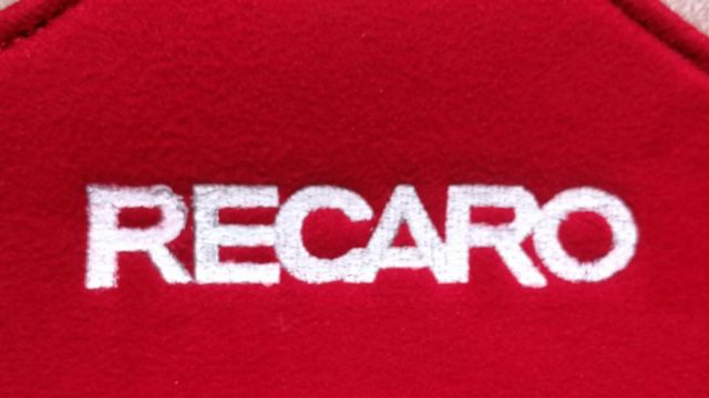 レカロバックレストカバー修復