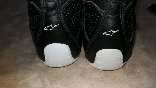 アルパインスターズ　レーシングシューズ　TECH-1 Z V2