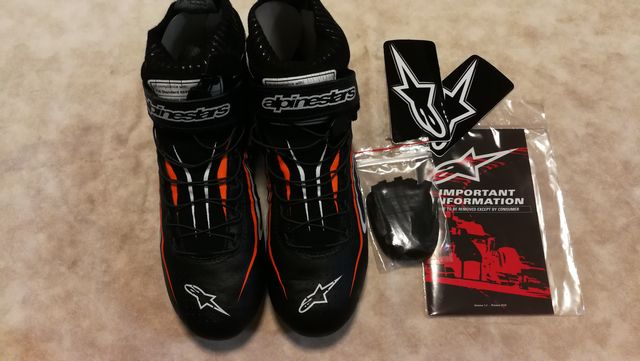 アルパインスターズ　レーシングシューズ　TECH-1 Z V2
