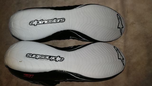 アルパインスターズ　レーシングシューズ　TECH-1 Z V2