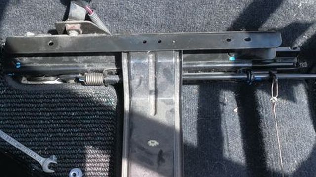 純正シートレール流用